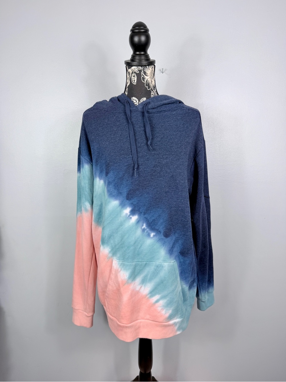 VS Pink blue/pink tie dye classic comfy long sleeve oversize hoodie size medium